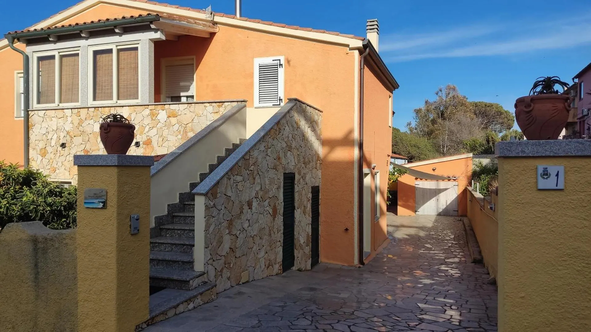 Da Raimondo Porto Pozzo 0*,  Italia